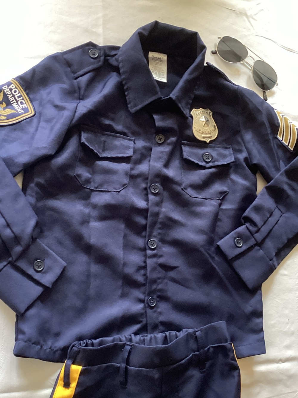 Spirit Deluxe Police Officer Costume - Navy Blue - Picture 7 of 14